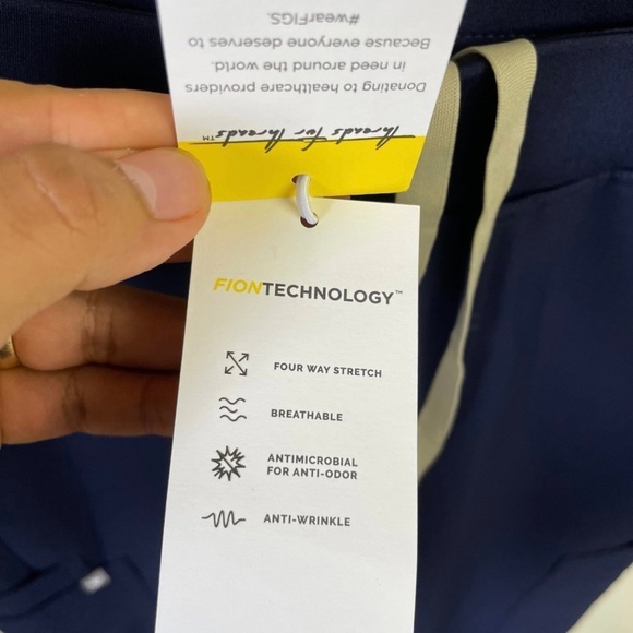 Figs Slim Axim Cargo Scrub Pants - Picture 10 of 12